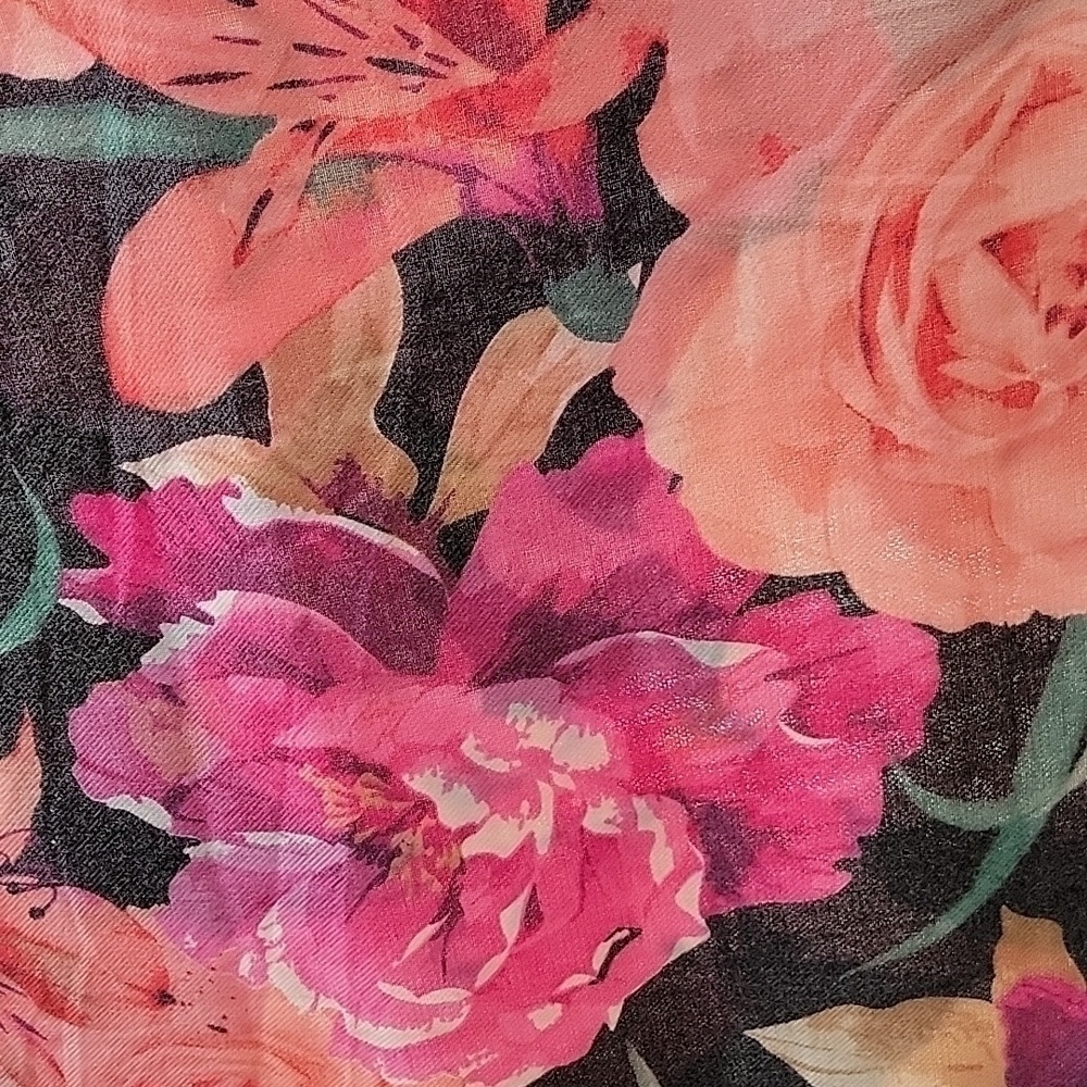 ~26" x 76" Max Studio Rectangular Scarf EUC